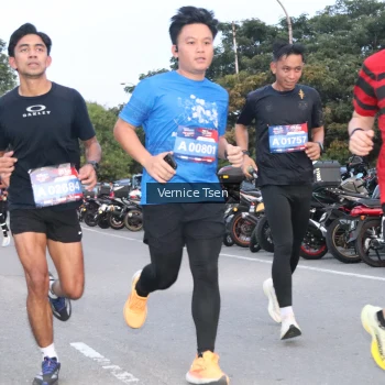 Runner Photo 3749618