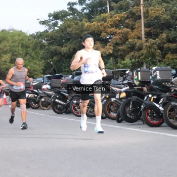 Runner Photo 3749687