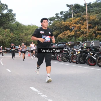 Runner Photo 3749688
