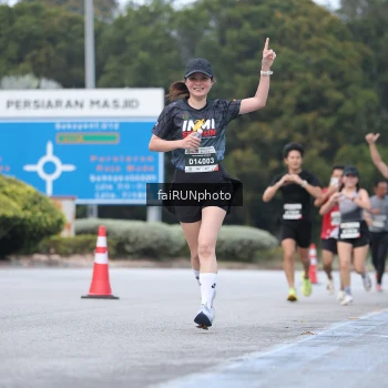 Runner Photo 3749694