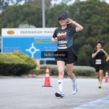 Runner Photo 3749711