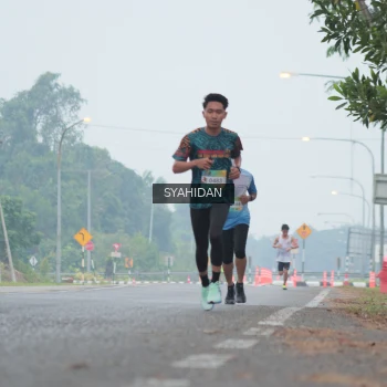 Runner Photo 3749730