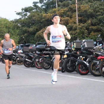 Runner Photo 3749806