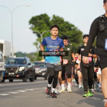Runner Photo 3749836