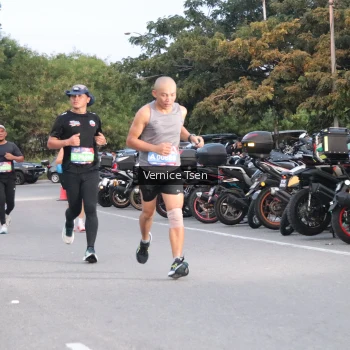 Runner Photo 3749860