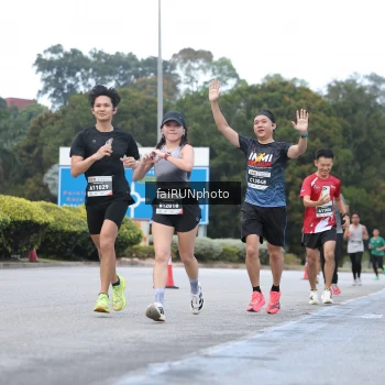 Runner Photo 3749873
