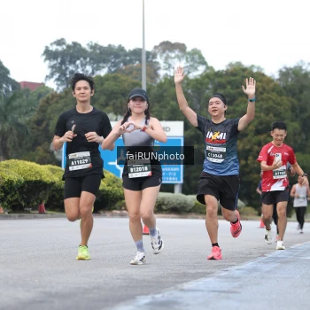 Runner Photo 3749899