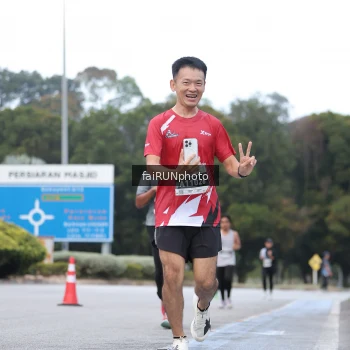 Runner Photo 3749990