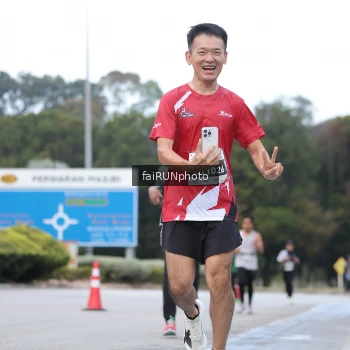 Runner Photo 3750030