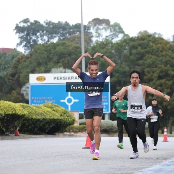 Runner Photo 3750119
