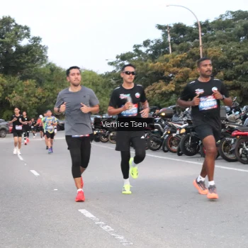 Runner Photo 3750444