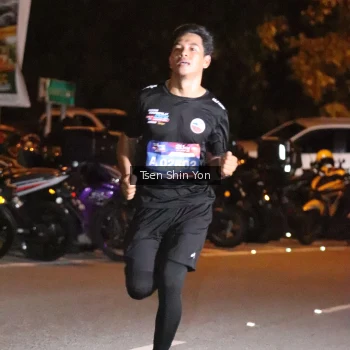 Runner Photo 3750573