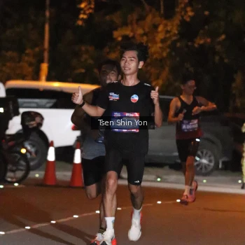 Runner Photo 3750765