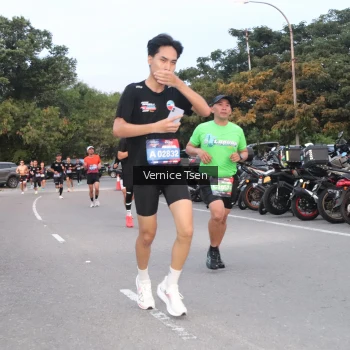 Runner Photo 3750784