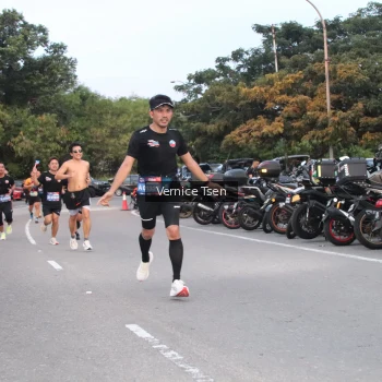 Runner Photo 3751011