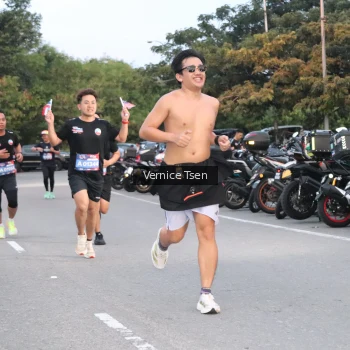 Runner Photo 3751191