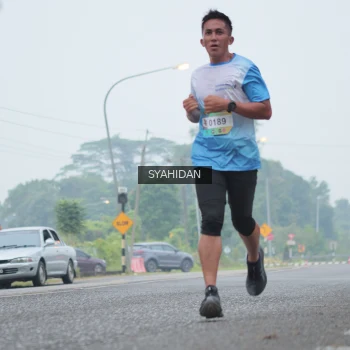 Runner Photo 3751435
