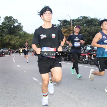 Runner Photo 3751533