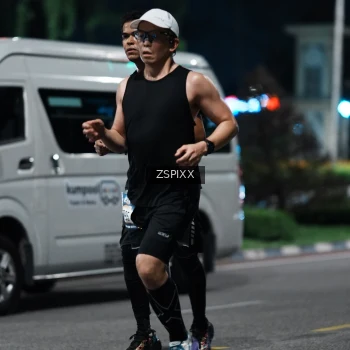 Runner Photo 3751657