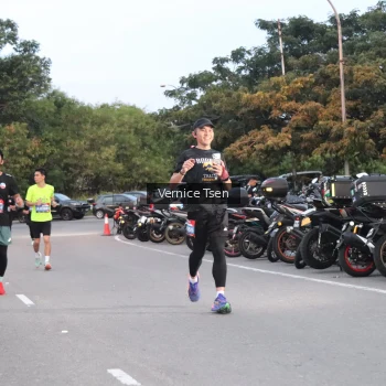 Runner Photo 3751694