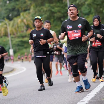 Runner Photo 3751731