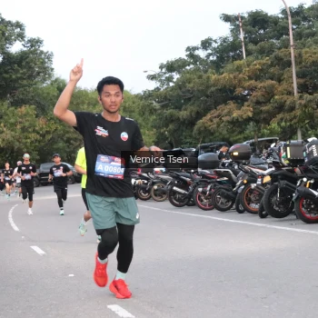 Runner Photo 3751749