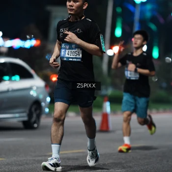 Runner Photo 3751759