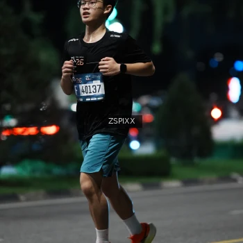 Runner Photo 3751815