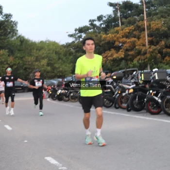 Runner Photo 3751826