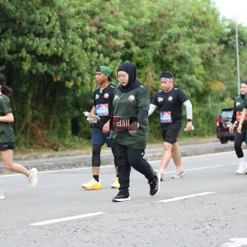 Runner Photo 3751876