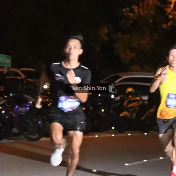 Runner Photo 3751923
