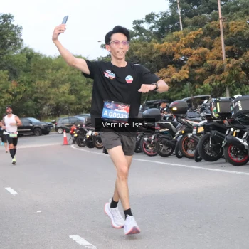 Runner Photo 3752546