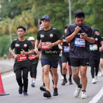 Runner Photo 3752615