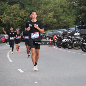 Runner Photo 3753864