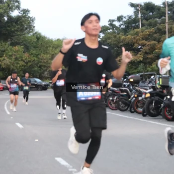 Runner Photo 3754024