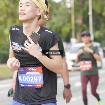 Runner Photo 3754135
