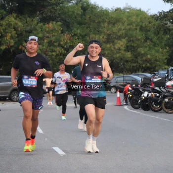 Runner Photo 3754143