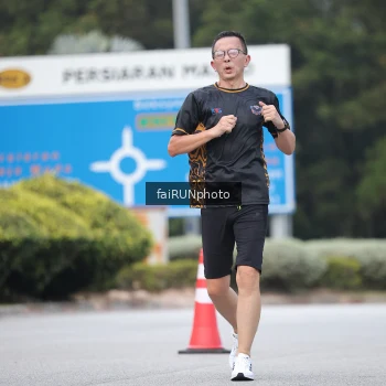 Runner Photo 3754378