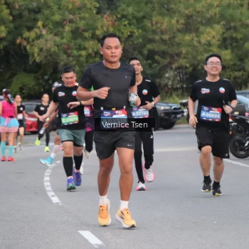Runner Photo 3755009