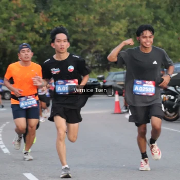 Runner Photo 3755386