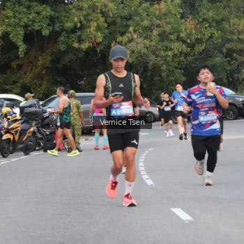 Runner Photo 3755558
