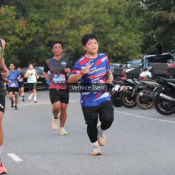 Runner Photo 3755712