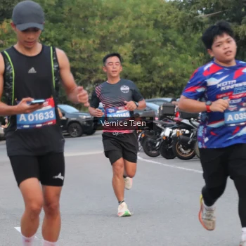 Runner Photo 3755776
