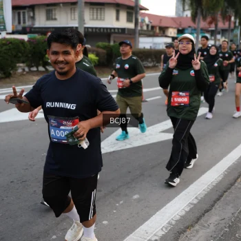 Runner Photo 3756006
