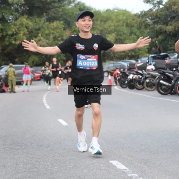 Runner Photo 3756075