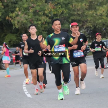 Runner Photo 3756431