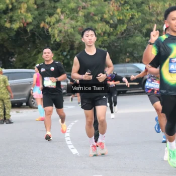 Runner Photo 3756525
