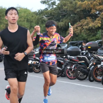 Runner Photo 3756716