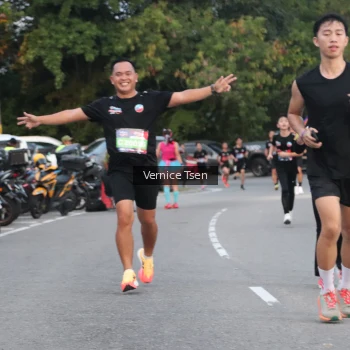Runner Photo 3756740