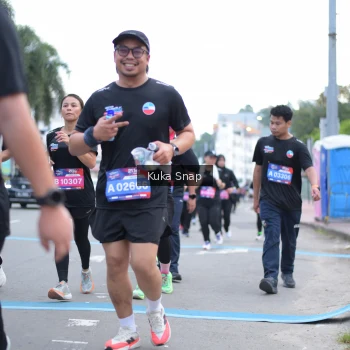 Runner Photo 3756765